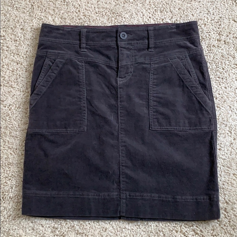 North Face charcoal cordoroy skirt, NWT.